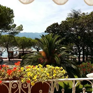 Prima Fila Affittacamere Lerici